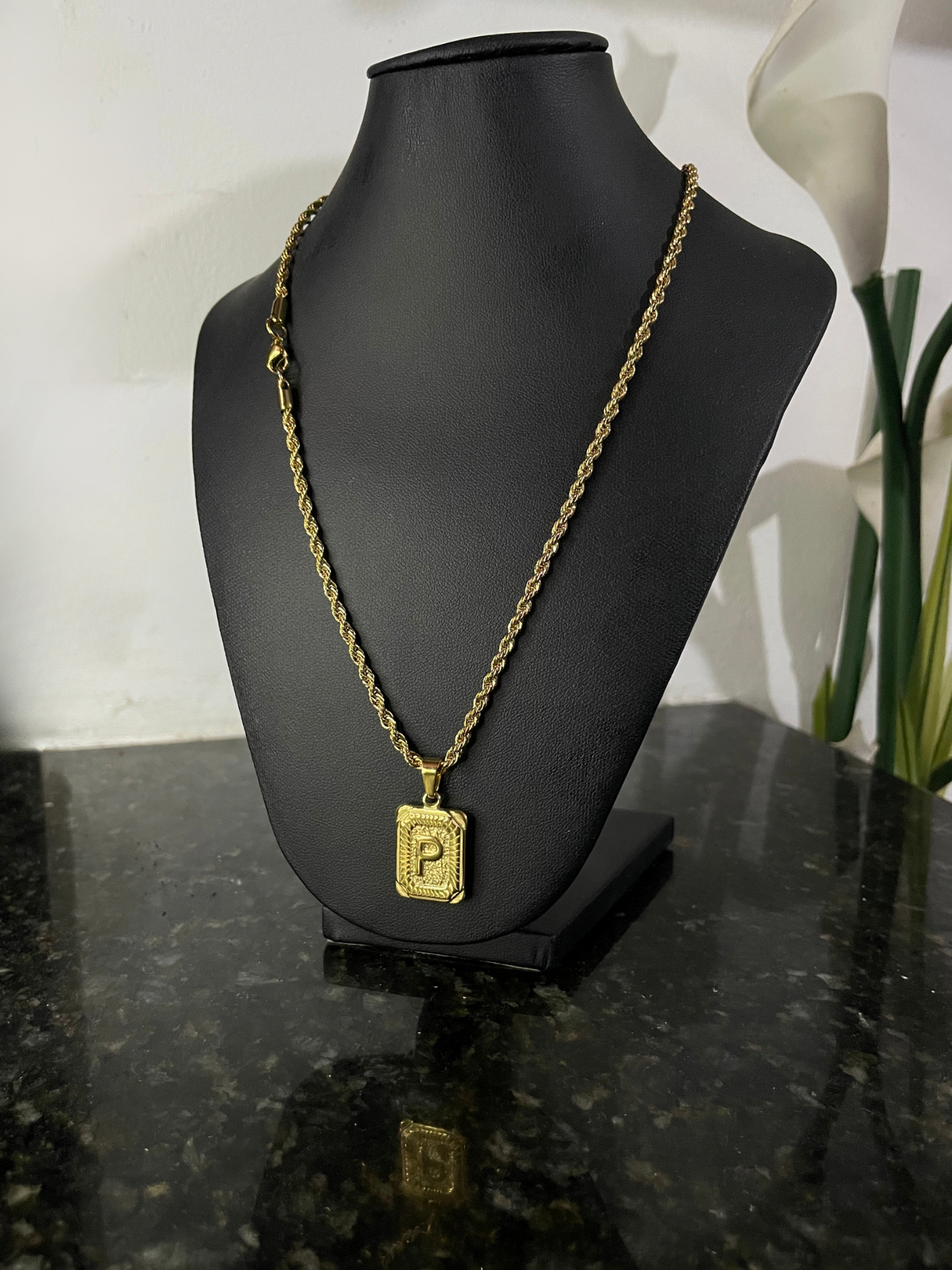 Cadena Con Dije Macizo Enchapado En Oro