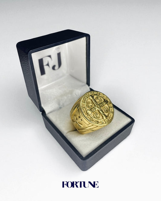 Anillo Macizo San Benito Enchapado En Oro 18k