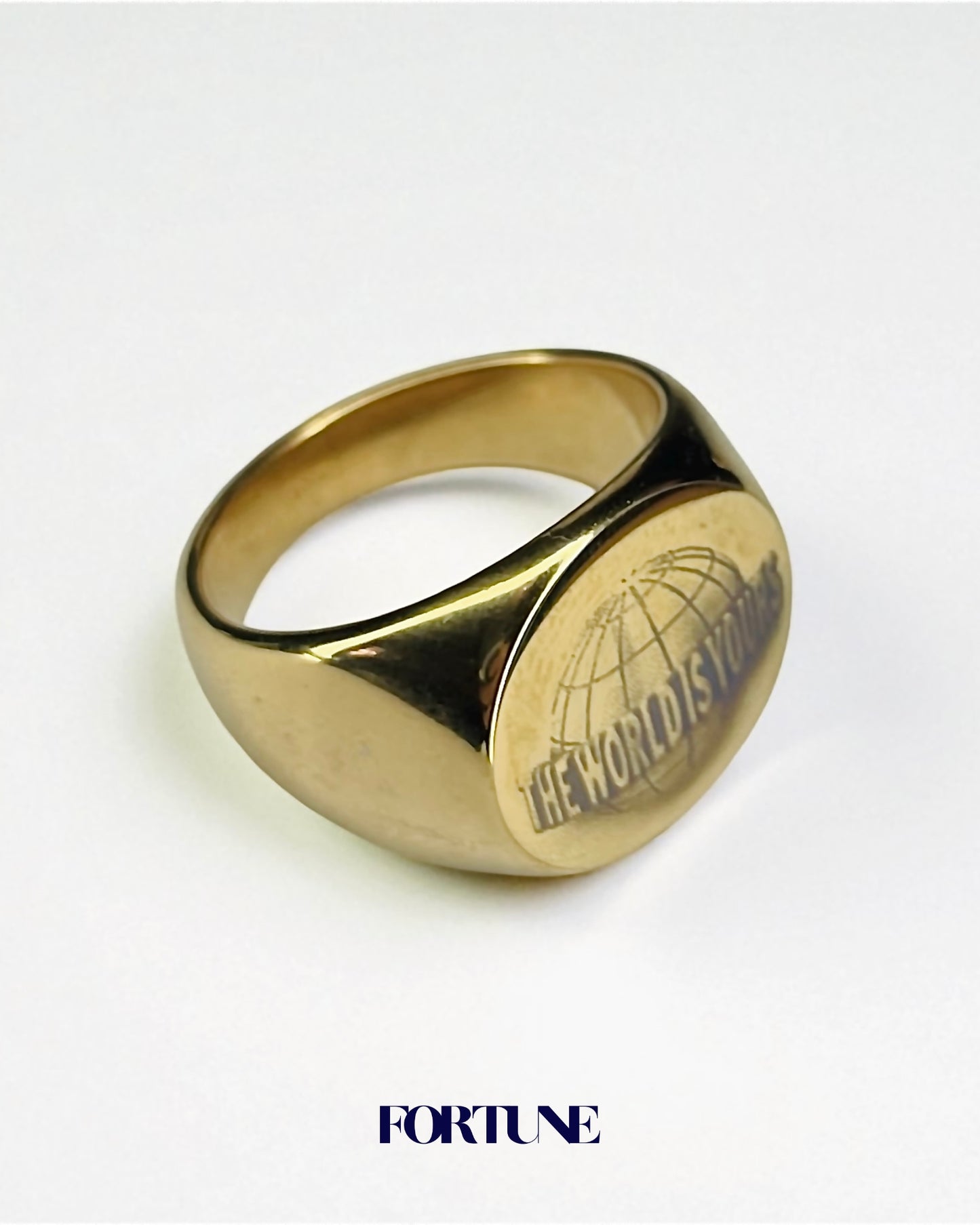 Anillo Macizo Logo "The World Is Yours" Enchapado