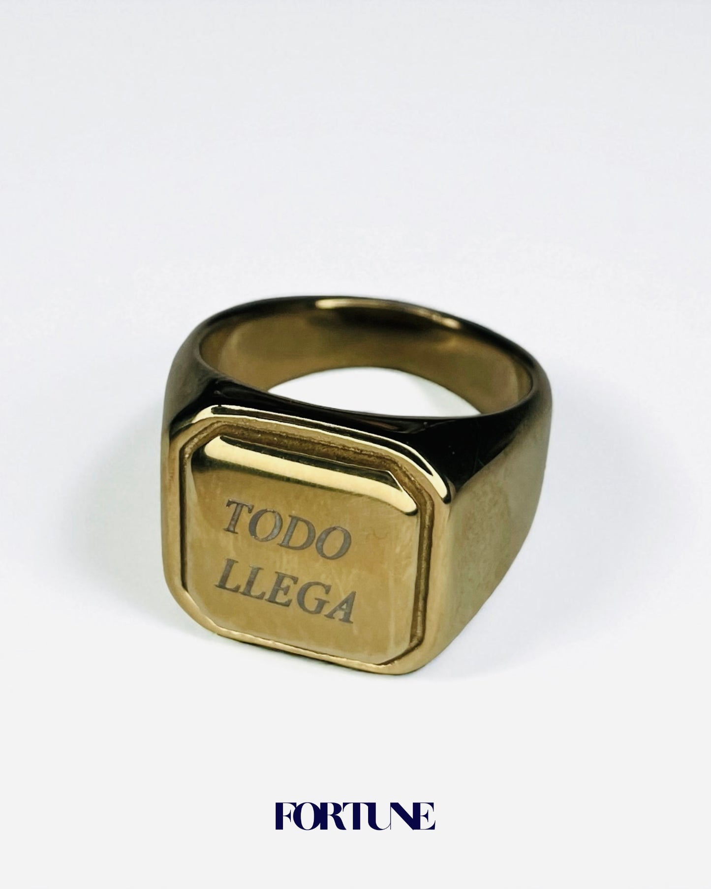 Anillo Macizo Grabado “Todo Llega” enchapado en oro
