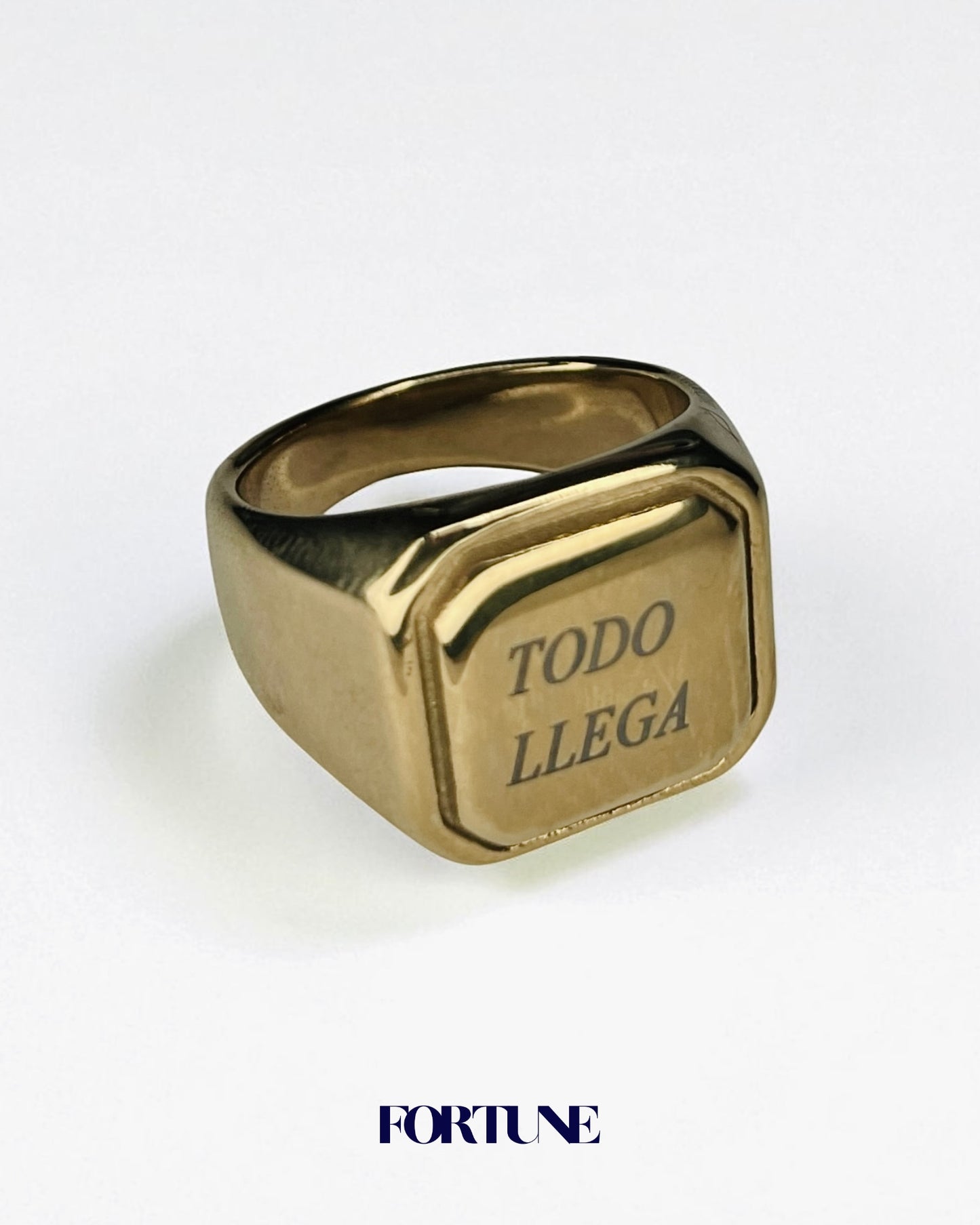 Anillo Macizo Grabado “Todo Llega” enchapado en oro