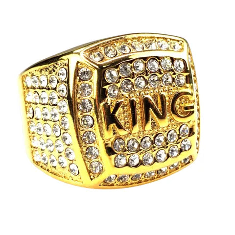 Anillo King Enchapado En Oro 18K Con Incrustaciones De Zirconias