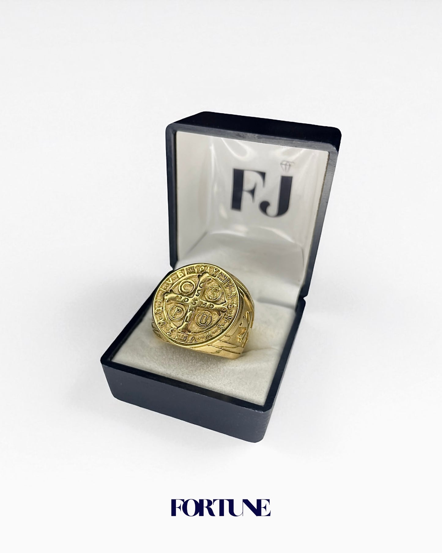 Anillo Macizo San Benito Enchapado En Oro 18k