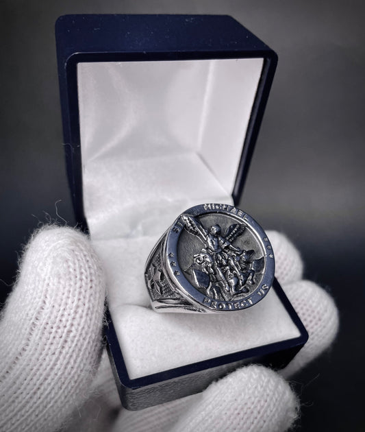 Anillo Redondo Macizo ST Michael enchapado en plata