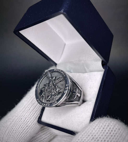 Anillo Redondo Macizo ST Michael enchapado en plata